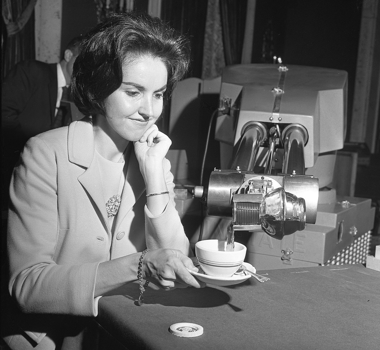 The Unimate industrial robot arm pouring a cup of coffee in 1967.